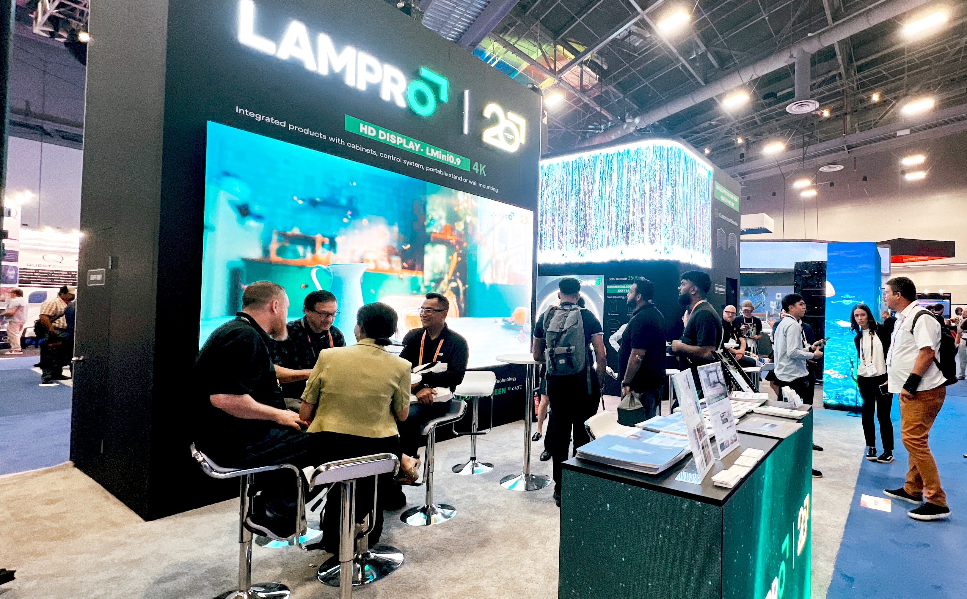 LAMPRO brilló en InfoComm USA 2024 con productos LED innovadores